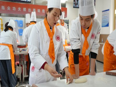 神木大乌烹饪技工学校:面